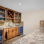 New Luxury Lake House In Pine Mountain Lake Close To Yosemite! Perfect For All Seasons! Great For Retreats, Getaways, Celebrations, And More!