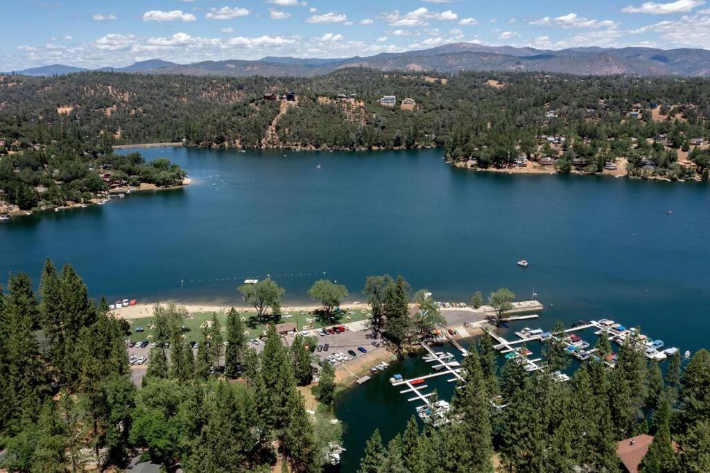 Holiday home Lakeside Retreat: Pine Mountain Luxury Near Yosemite