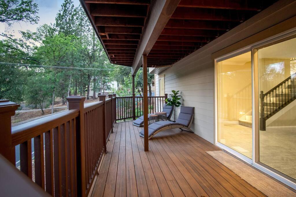 Holiday home Lakeside Retreat: Pine Mountain Luxury Near Yosemite *