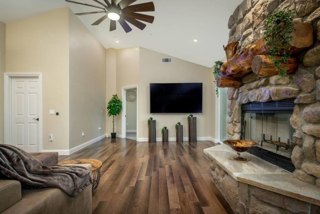 Holiday home Lakeside Retreat: Pine Mountain Luxury Near Yosemite *